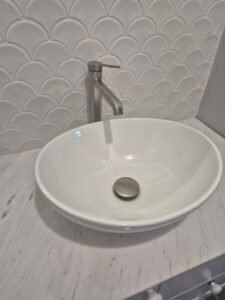 Bathroom shower screen and tiles cleaned